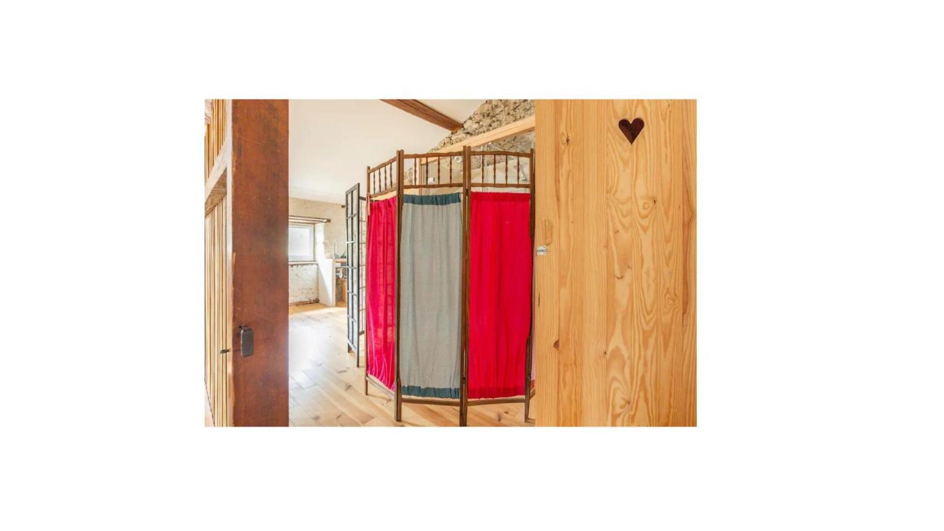 Chambre Triple Deluxe - Gite De La Louve Fougax-et-Barrineuf Exterior photo